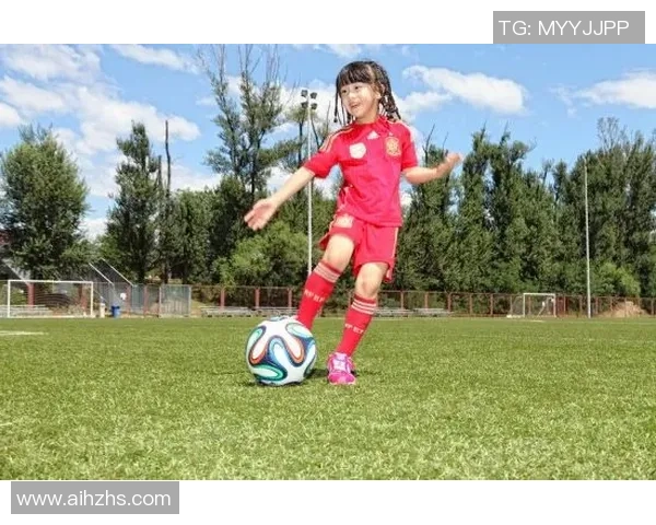 足球球星踢毽球展现惊人脚法技艺精彩瞬间引爆全场热情